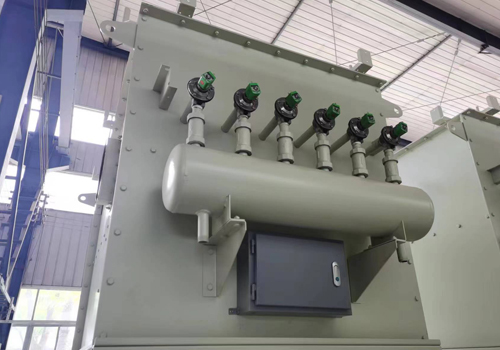 Importance of wearing safety equipment during operation of sintered plate dust collector