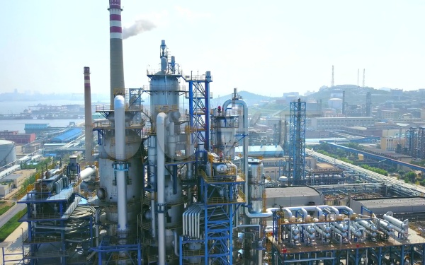 Explosion-proof dust collectors for the petroleum refining industry: reducing the risk of fire and explosions