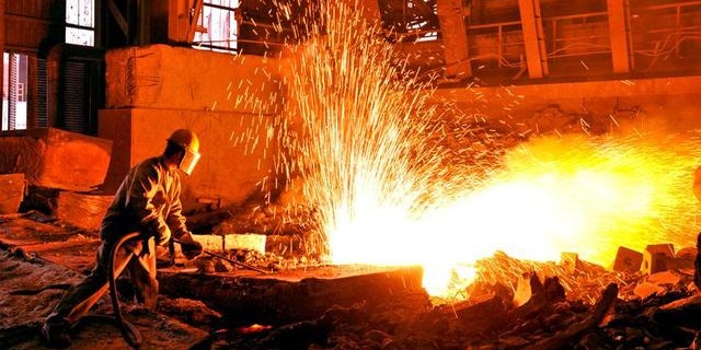 Efficient dust removal in the steel industry: Sintered plate dust collector leads the new trend of environmental protection
